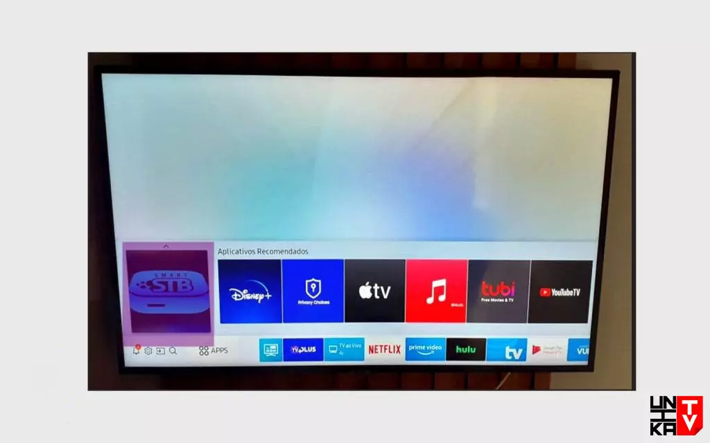 Foto da smart tv com aplicativo instalado
